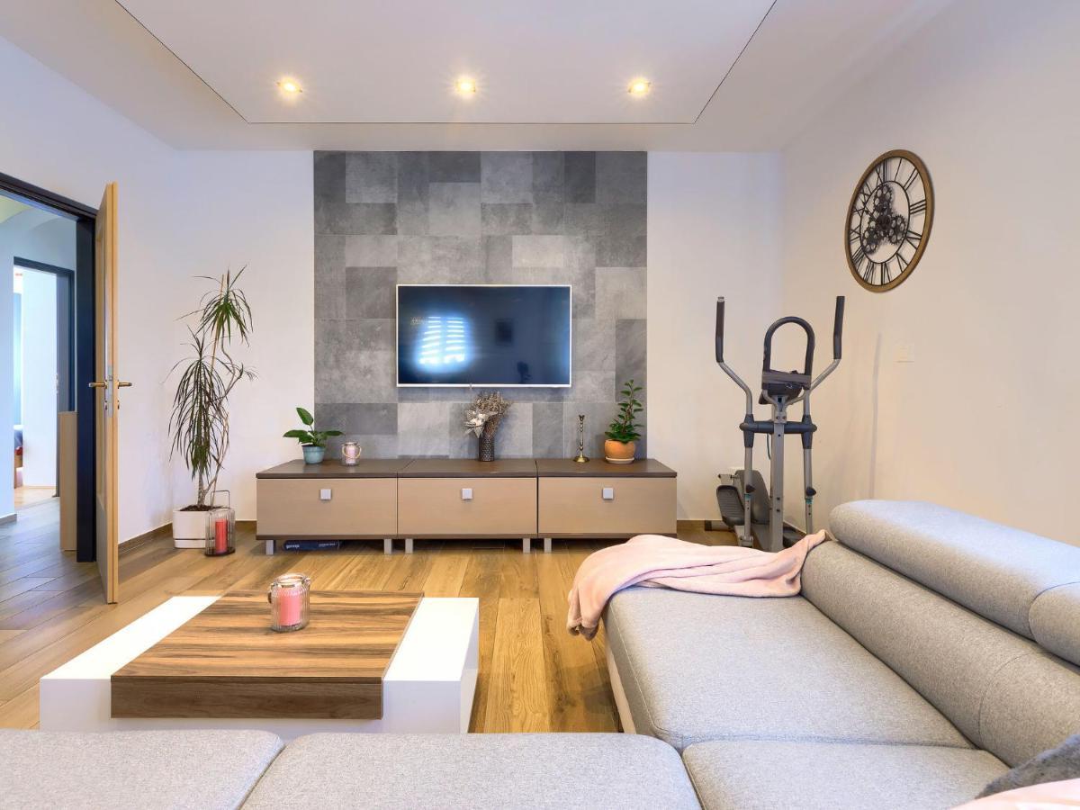 Holiday Home House Eric&Paolo By Interhome Pola Esterno foto